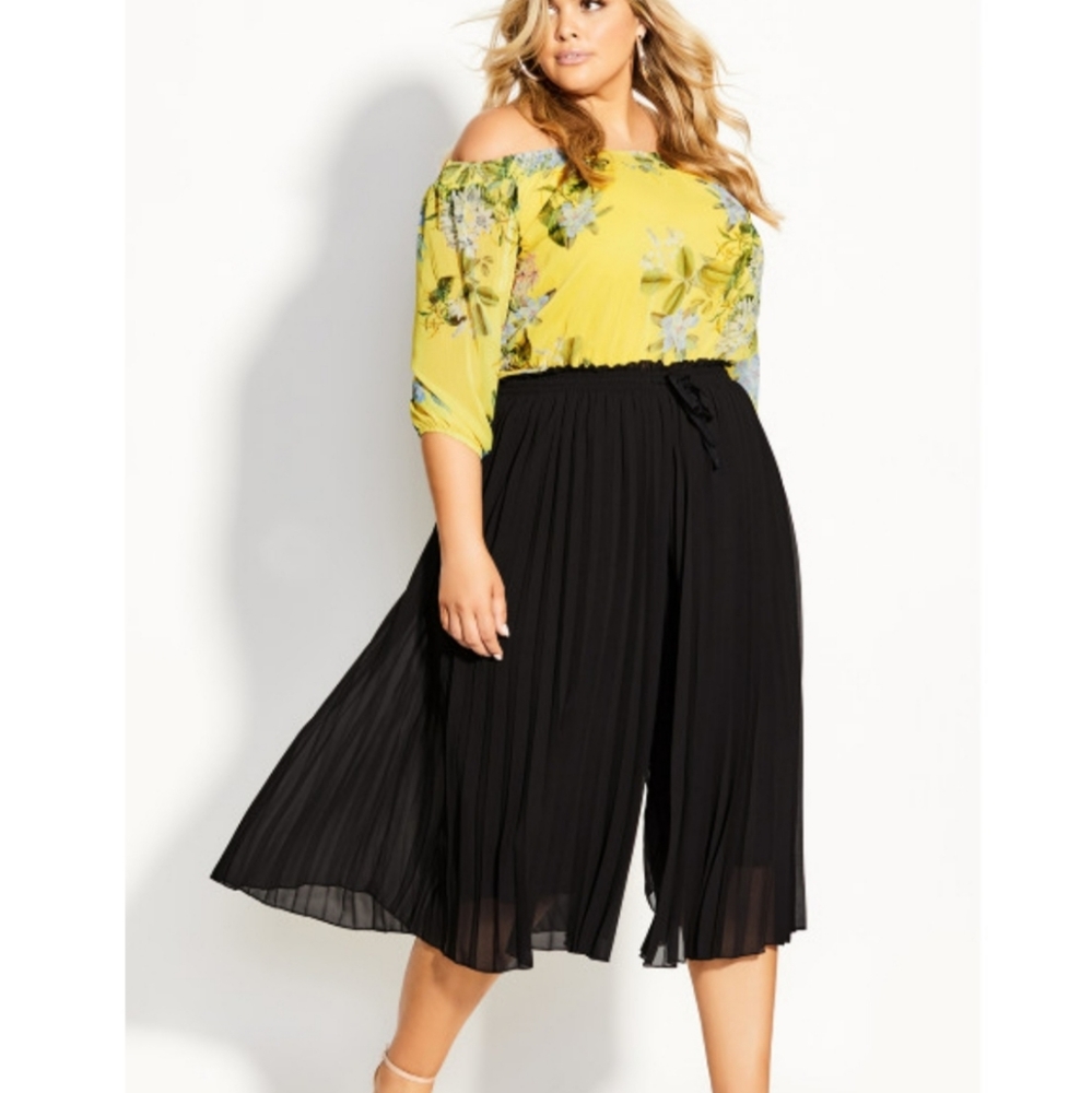 ❤NWOT Pleated Palazzo Pants❤